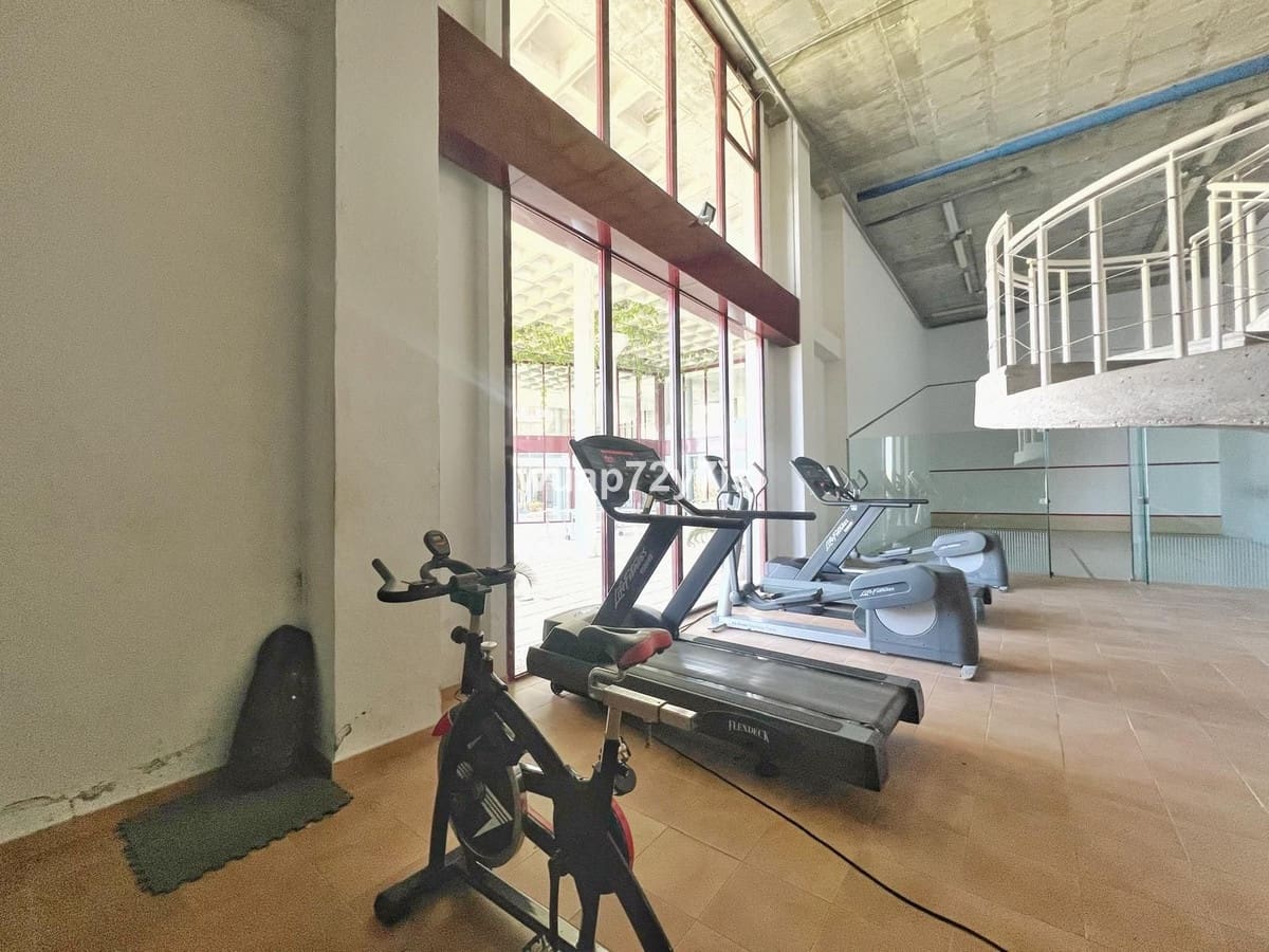2 sypialnia Apartament na sprzedaż w Estepona z basenem garażem - 355 000 € (Ref: 9924840)