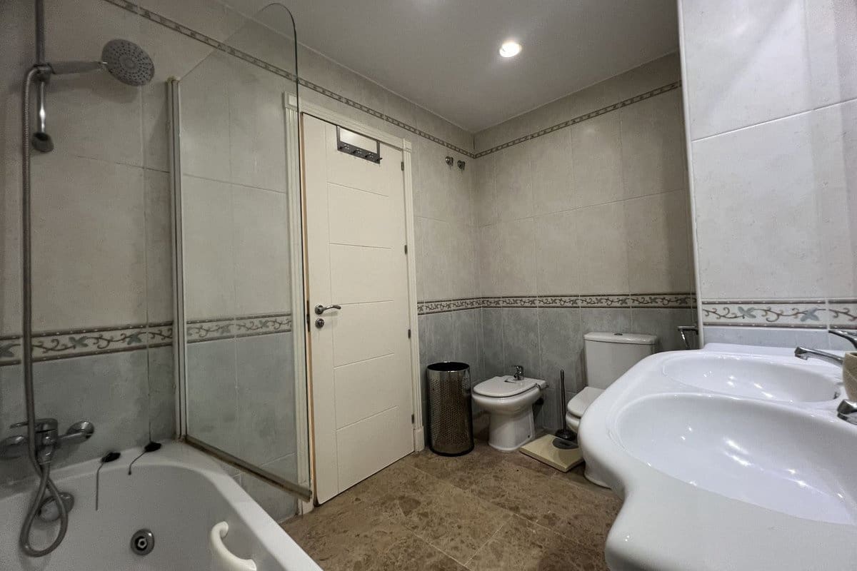 Apartamento de 2 habitaciones en Riviera del Sol en venta con piscina garaje - 350.000 € (Ref: 9924841)