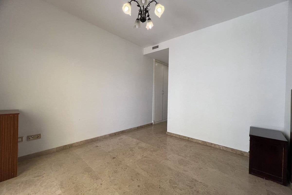 Apartamento de 2 habitaciones en Riviera del Sol en venta con piscina garaje - 350.000 € (Ref: 9924841)