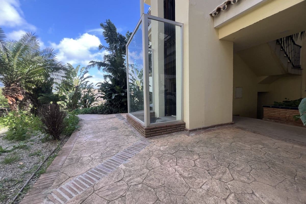 Apartamento de 2 habitaciones en Riviera del Sol en venta con piscina garaje - 350.000 € (Ref: 9924841)