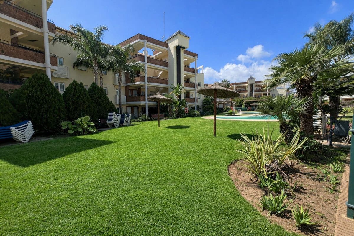 Apartamento de 2 habitaciones en Riviera del Sol en venta con piscina garaje - 350.000 € (Ref: 9924841)