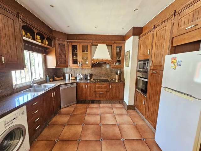 5 Zimmer Villa zu verkaufen in Alhaurín de la Torre mit Pool Garage - 1.690.000 € (Ref: 9924842)