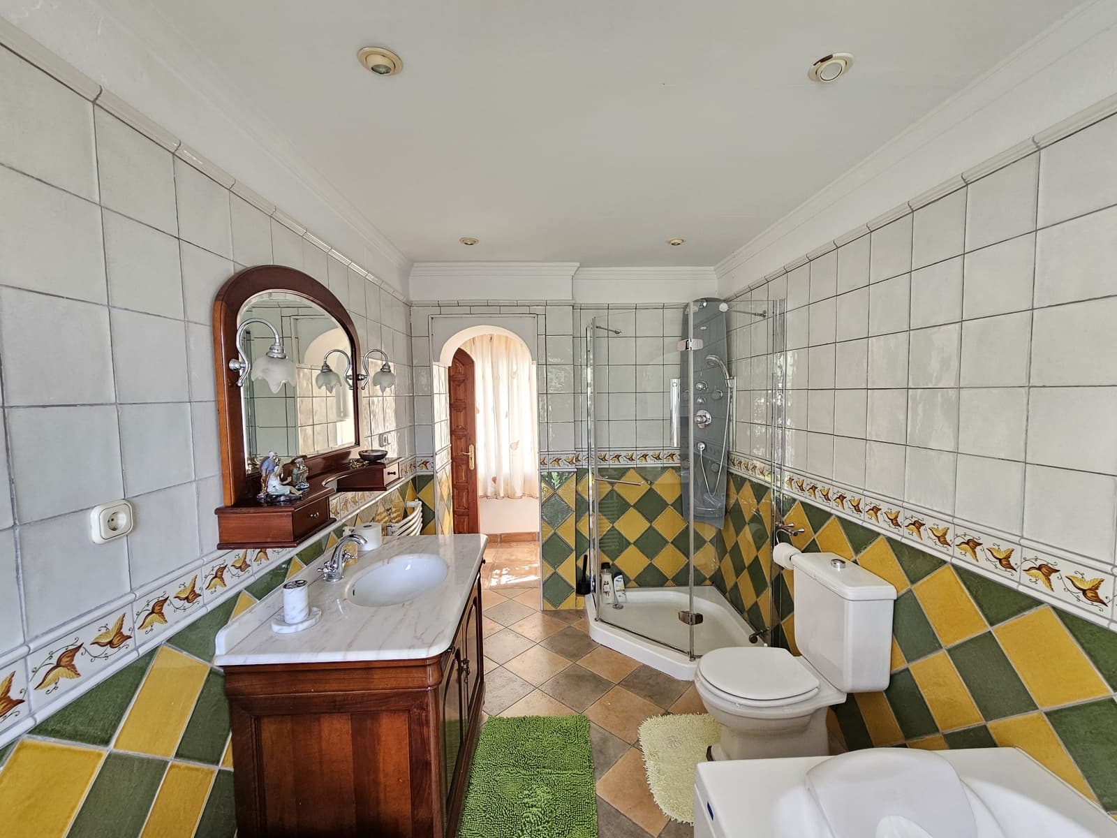 5 bedroom Villa for sale in Alhaurin de la Torre with pool garage - € 1,690,000 (Ref: 9924842)