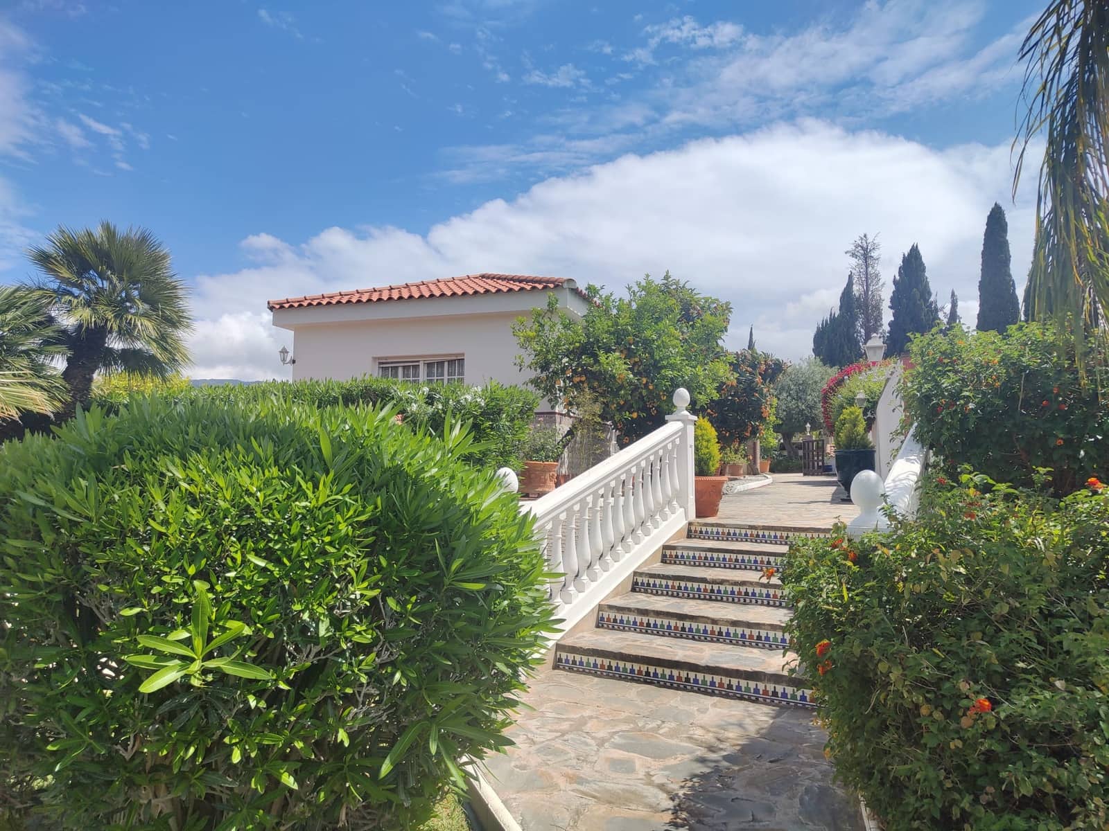 5 bedroom Villa for sale in Alhaurin de la Torre with pool garage - € 1,690,000 (Ref: 9924842)