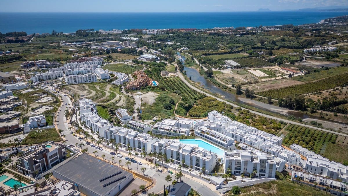 3 bedroom Townhouse for sale in Cancelada with pool garage - € 650,000 (Ref: 9936624)