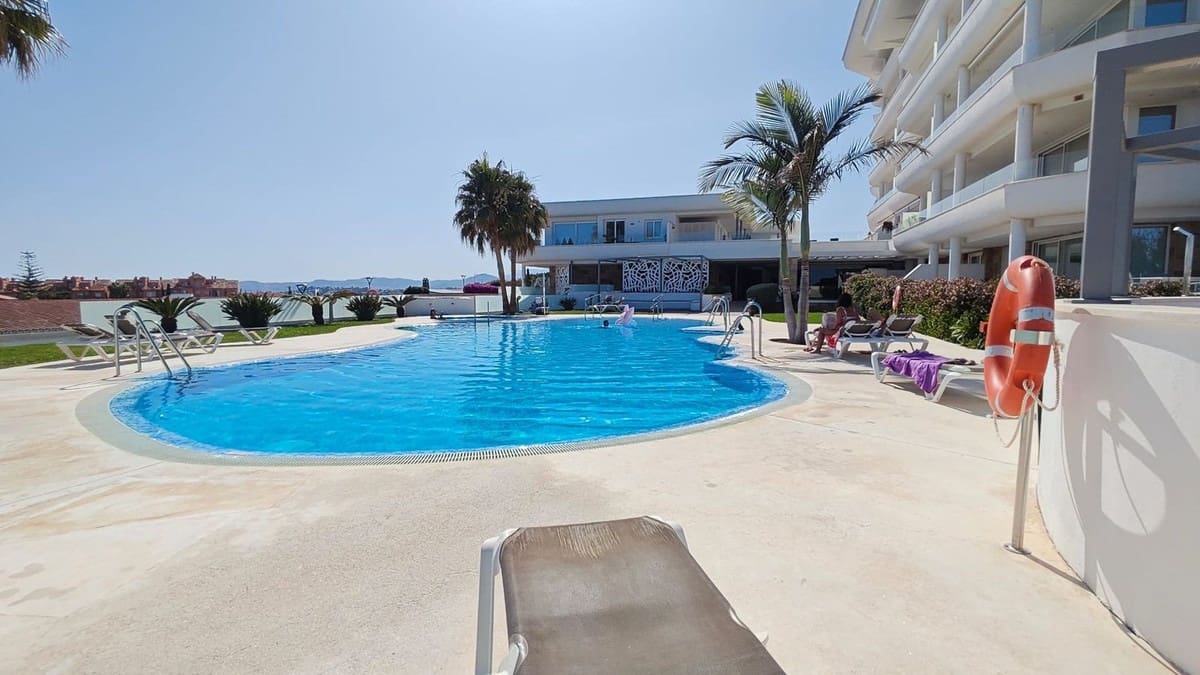 2 sovrum Lägenhet till salu i Fuengirola med pool - 425 000 € (Ref: 9936626)