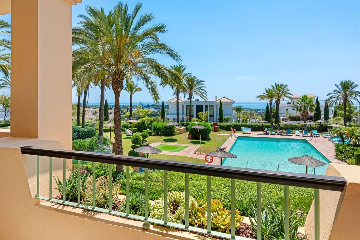 3 soveværelse Lejlighed til salg i Los Flamingos med swimmingpool garage - € 790.000 (Ref: 9938692)