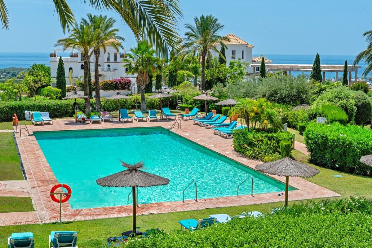 3 soveværelse Lejlighed til salg i Los Flamingos med swimmingpool garage - € 790.000 (Ref: 9938692)