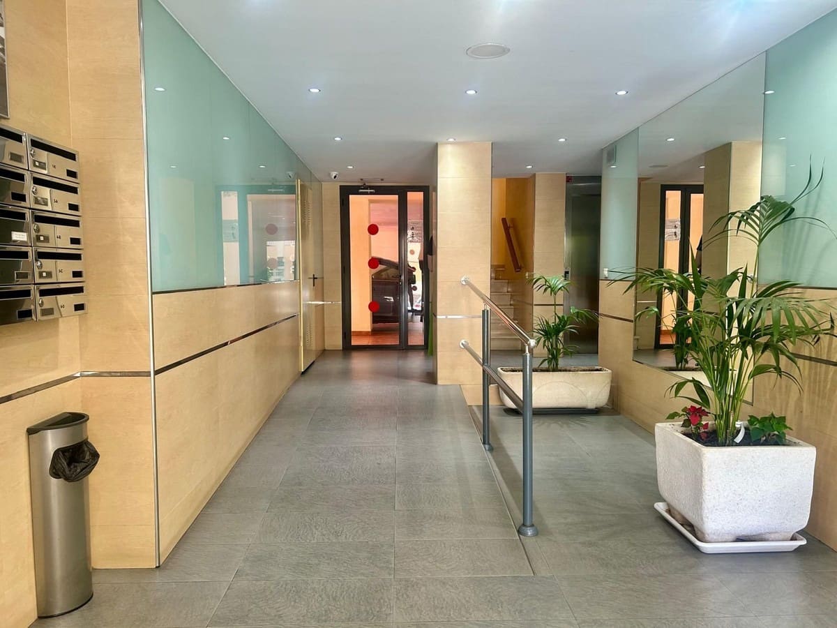 2 bedroom Apartment for sale in Fuengirola with pool garage - € 440,000 (Ref: 9938775)