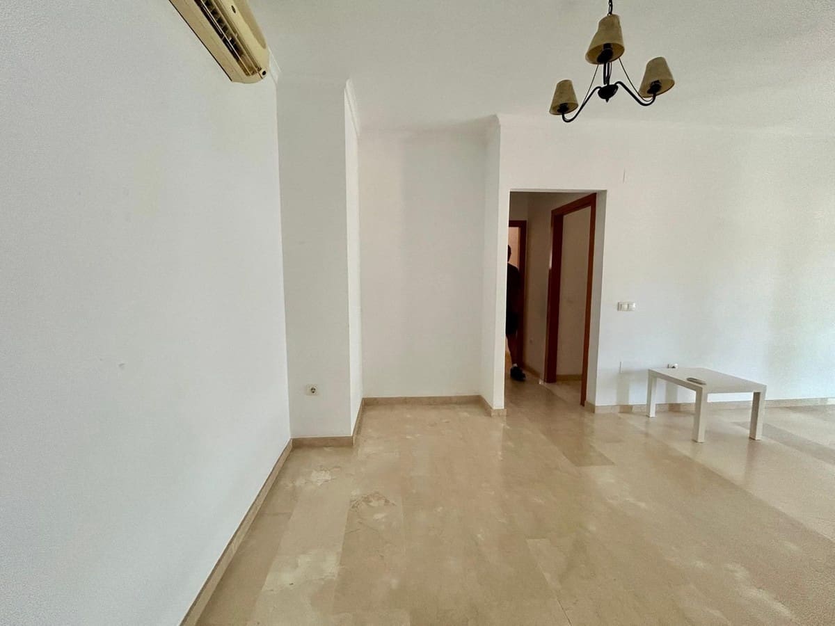 2 bedroom Apartment for sale in Fuengirola with pool garage - € 440,000 (Ref: 9938775)