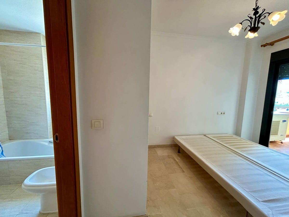 2 bedroom Apartment for sale in Fuengirola with pool garage - € 440,000 (Ref: 9938775)
