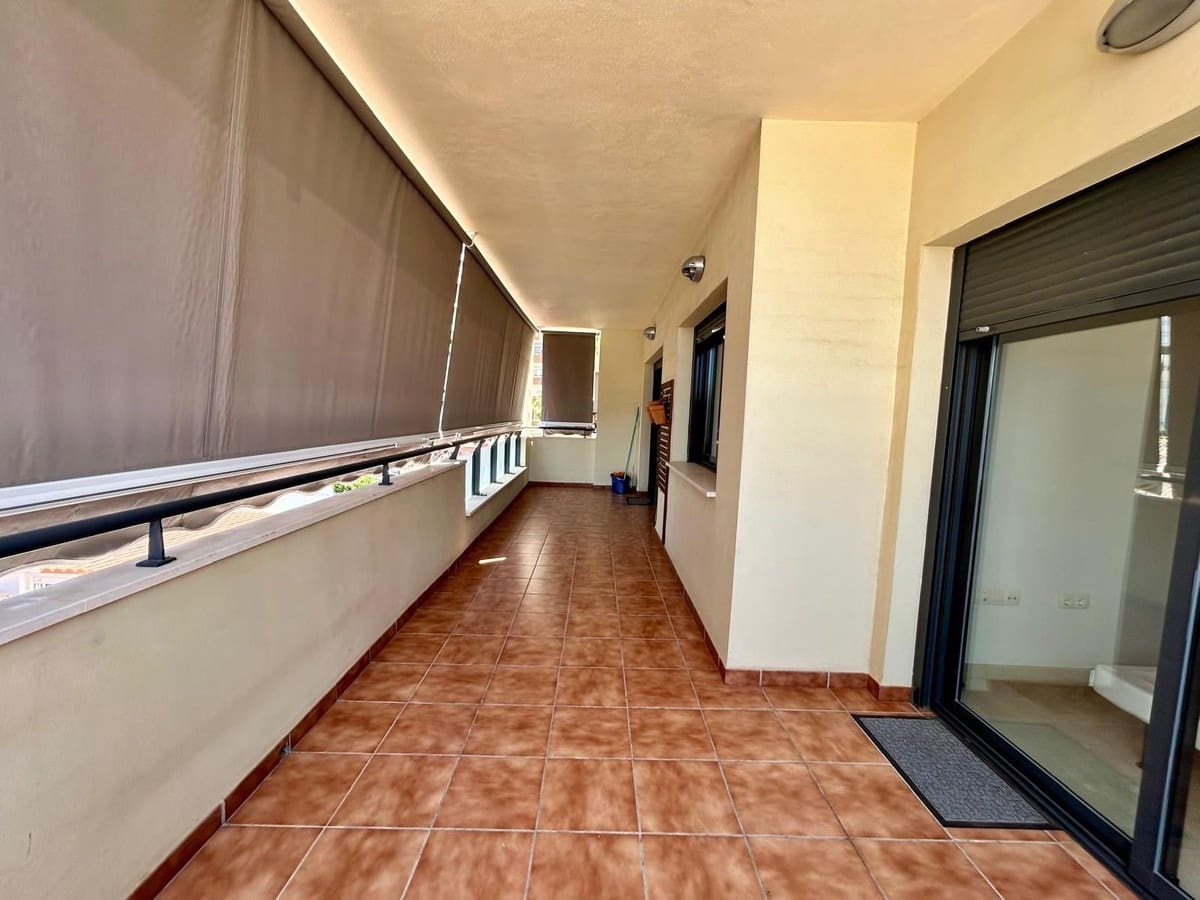 2 bedroom Apartment for sale in Fuengirola with pool garage - € 440,000 (Ref: 9938775)
