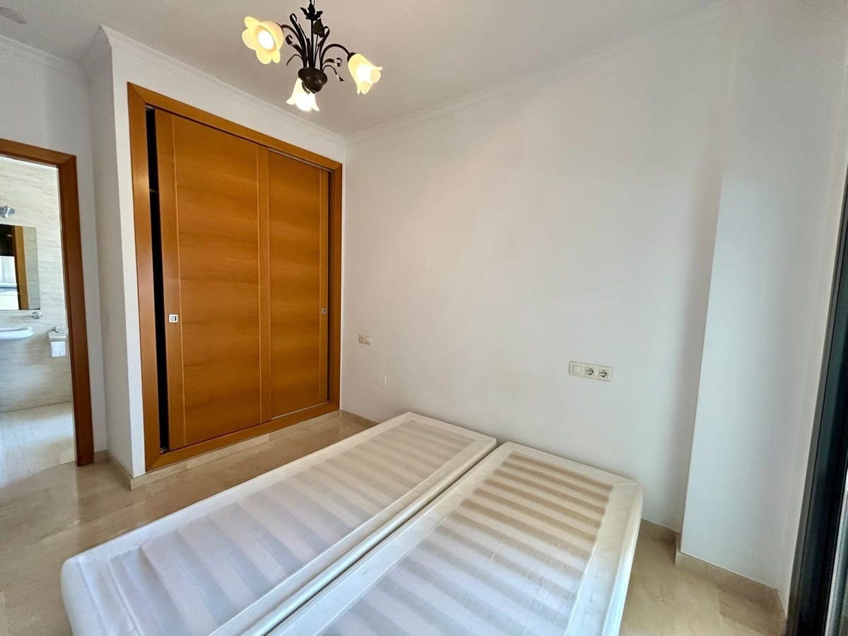 2 bedroom Apartment for sale in Fuengirola with pool garage - € 440,000 (Ref: 9938775)