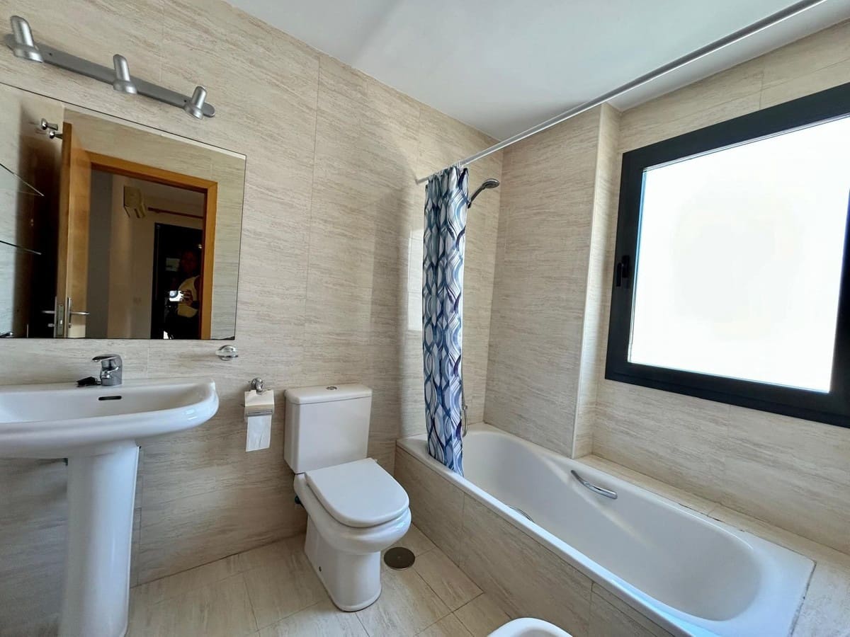 2 bedroom Apartment for sale in Fuengirola with pool garage - € 440,000 (Ref: 9938775)