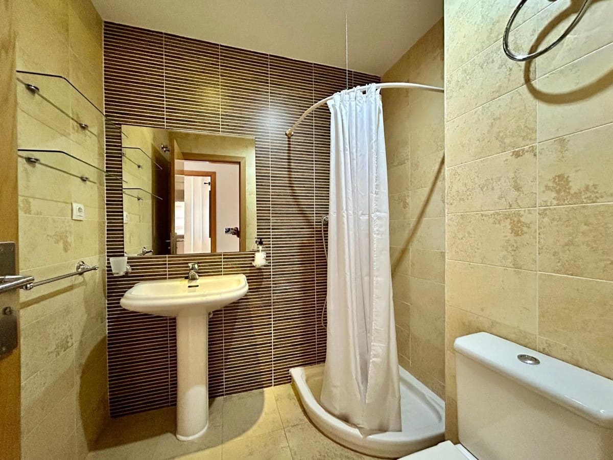 2 bedroom Apartment for sale in Fuengirola with pool garage - € 440,000 (Ref: 9938775)