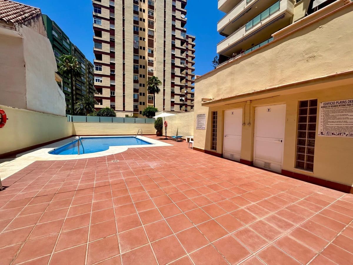 2 bedroom Apartment for sale in Fuengirola with pool garage - € 440,000 (Ref: 9938775)