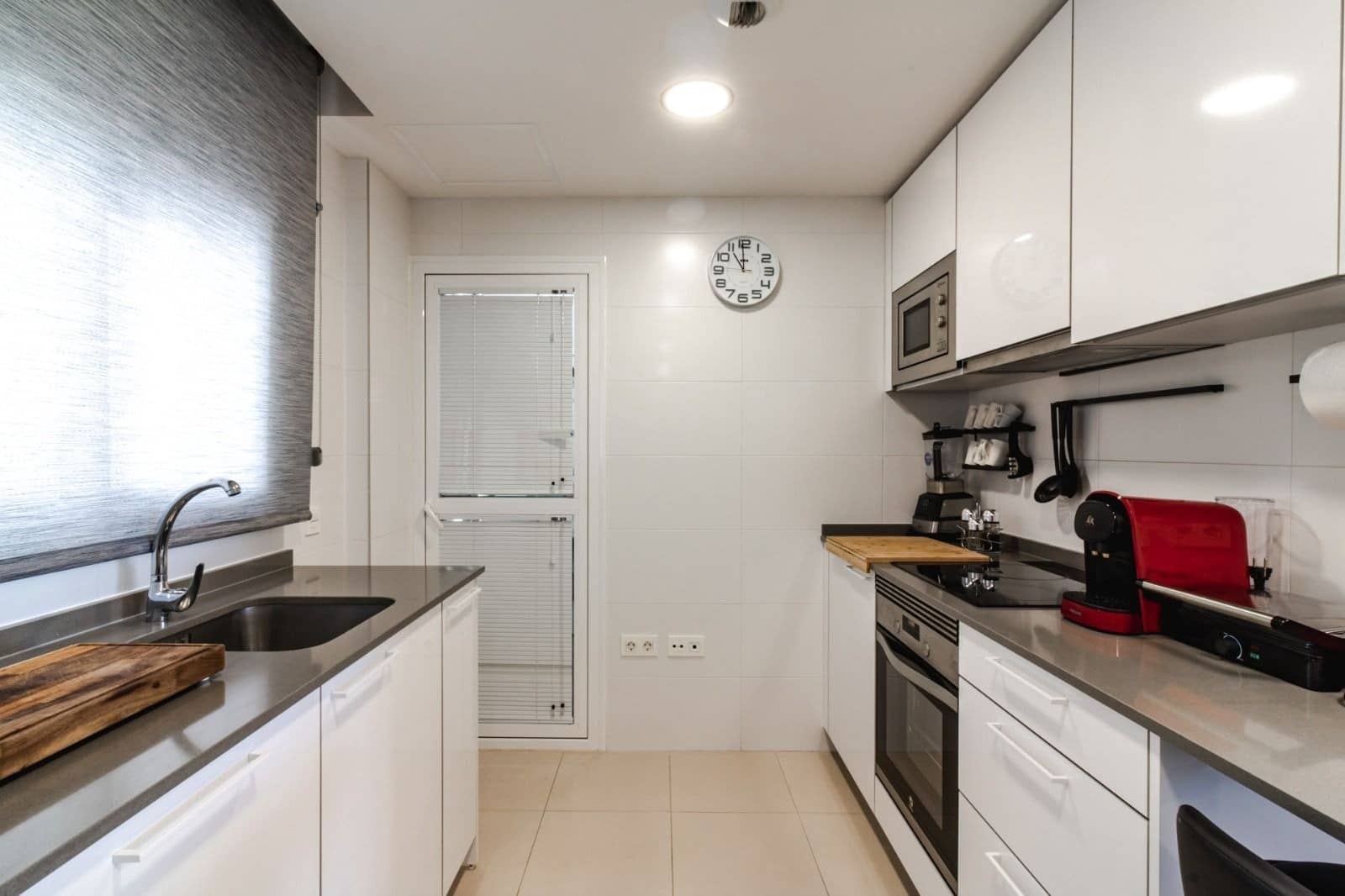 2 soverom Leilighet til salgs i Nueva Andalucia med svømmebasseng garasje - € 435 000 (Ref: 9938796)