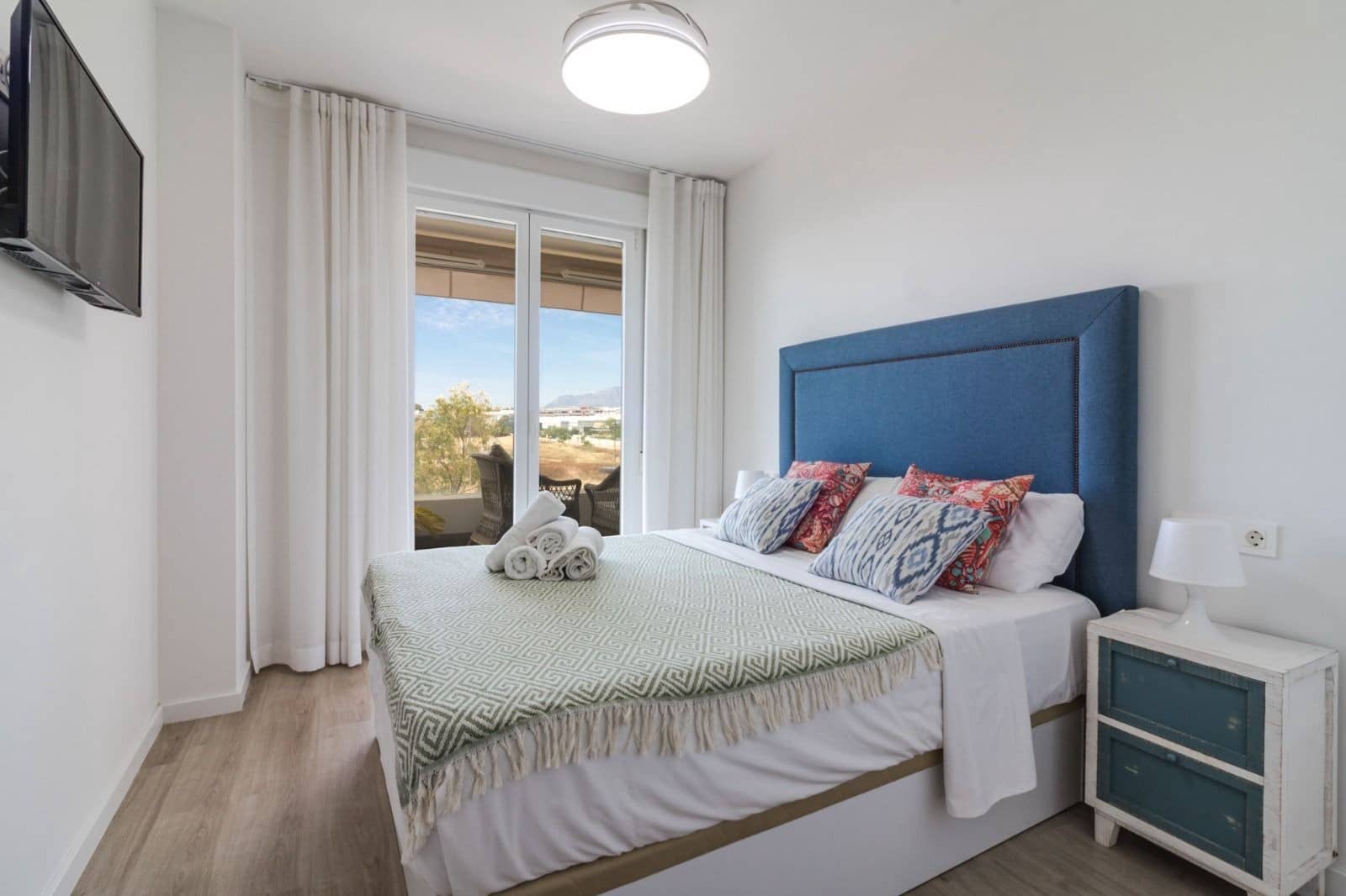 2 soverom Leilighet til salgs i Nueva Andalucia med svømmebasseng garasje - € 435 000 (Ref: 9938796)