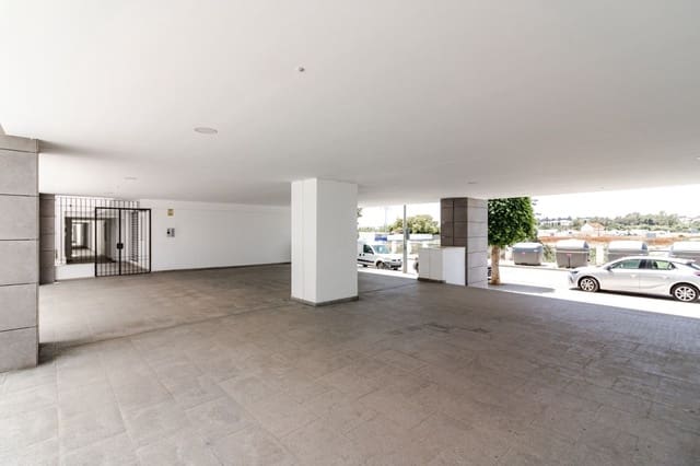 2 soverom Leilighet til salgs i Nueva Andalucia, Marbella med svømmebasseng garasje - € 435 000 (Ref: 9938796)