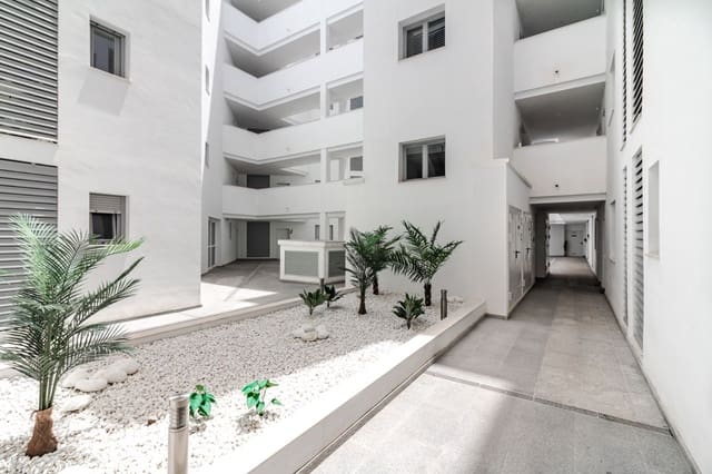2 soverom Leilighet til salgs i Nueva Andalucia, Marbella med svømmebasseng garasje - € 435 000 (Ref: 9938796)