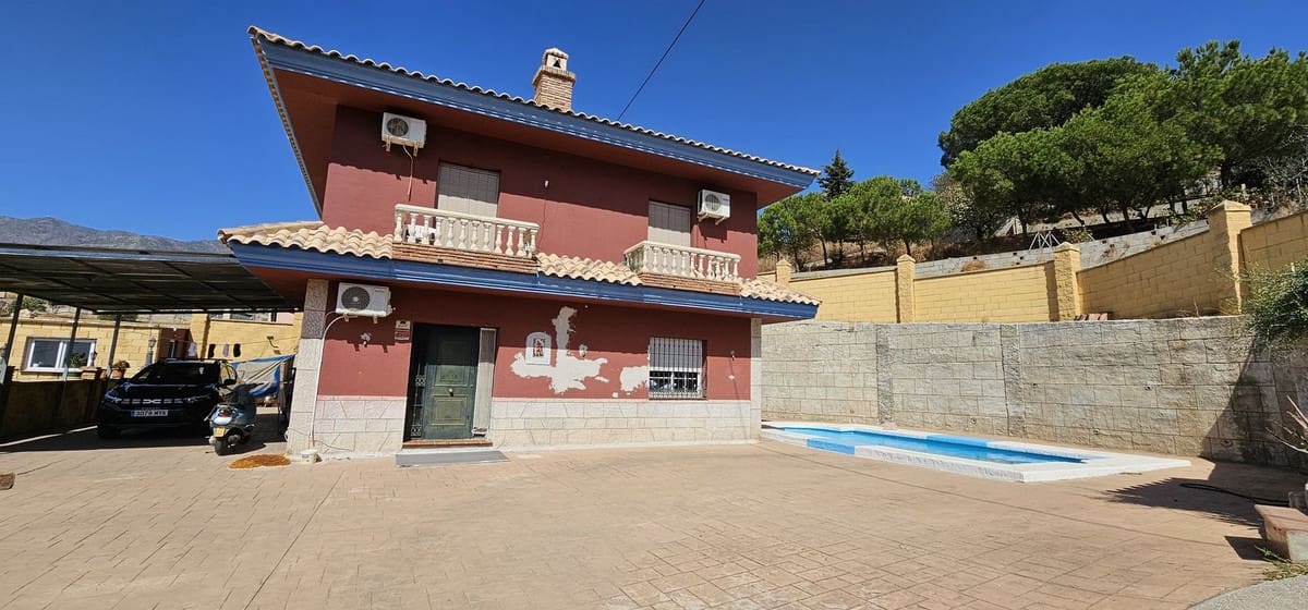 7 soverom Villa til salgs i Mijas med svømmebasseng garasje - € 399 000 (Ref: 9938812)