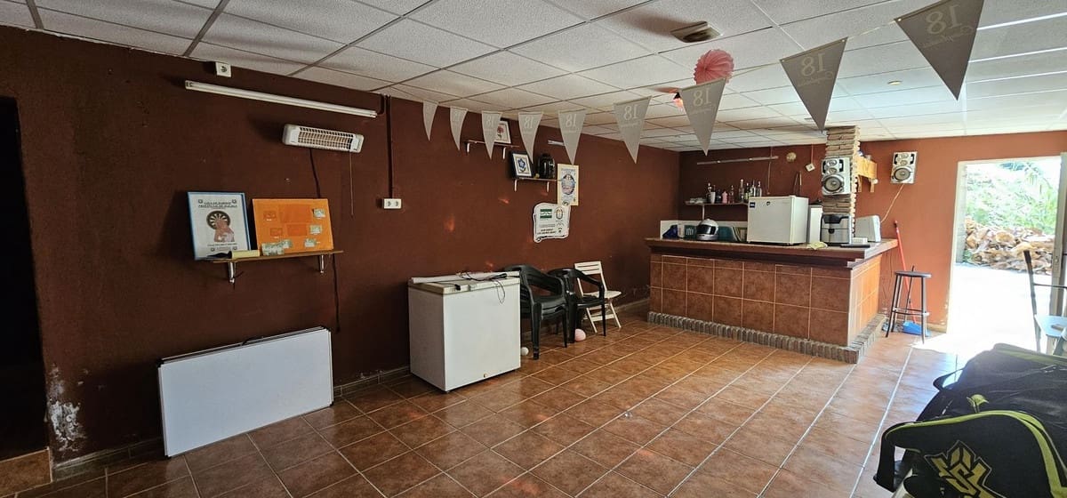 7 soverom Villa til salgs i Mijas med svømmebasseng garasje - € 399 000 (Ref: 9938812)