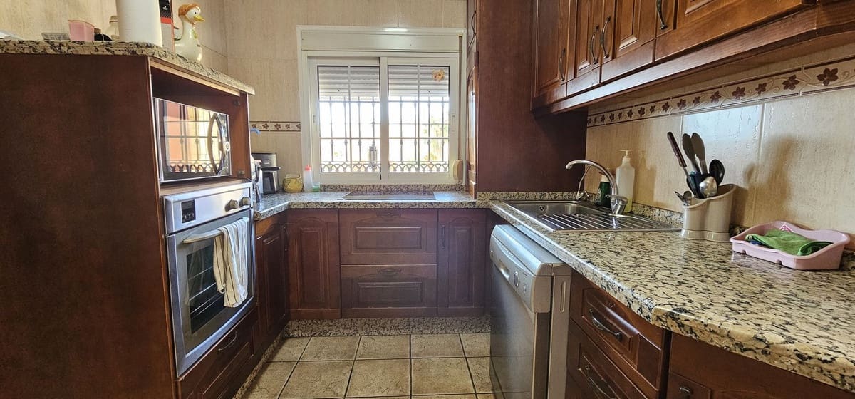 7 soverom Villa til salgs i Mijas med svømmebasseng garasje - € 399 000 (Ref: 9938812)