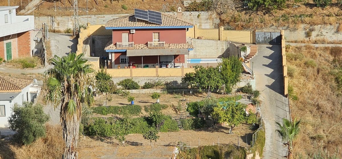 7 soverom Villa til salgs i Mijas med svømmebasseng garasje - € 399 000 (Ref: 9938812)