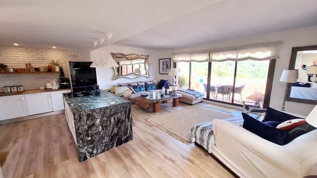 2 soverom Penthouse til salgs i La Duquesa / Puerto de la Duquesa, Manilva med svømmebasseng garasje - € 399 000 (Ref: 9938884)