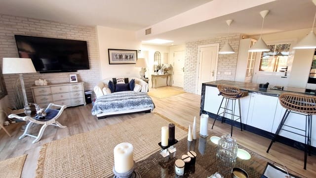 2 soverom Penthouse til salgs i La Duquesa / Puerto de la Duquesa, Manilva med svømmebasseng garasje - € 399 000 (Ref: 9938884)
