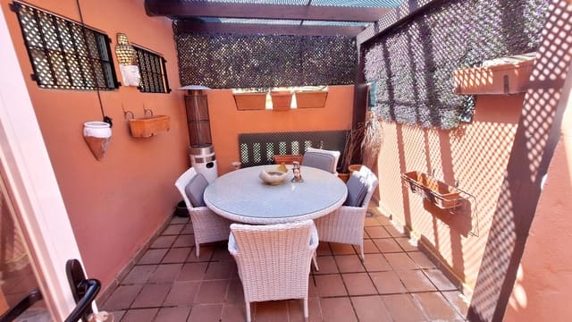 2 soverom Penthouse til salgs i La Duquesa / Puerto de la Duquesa, Manilva med svømmebasseng garasje - € 399 000 (Ref: 9938884)