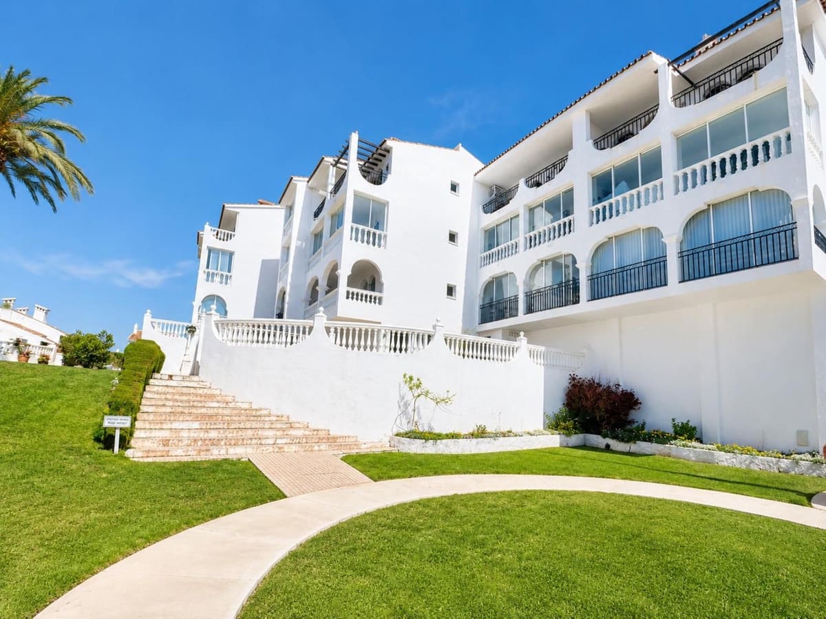 2 soveværelse Lejlighed til salg i Malaga by med swimmingpool - € 389.000 (Ref: 9940403)