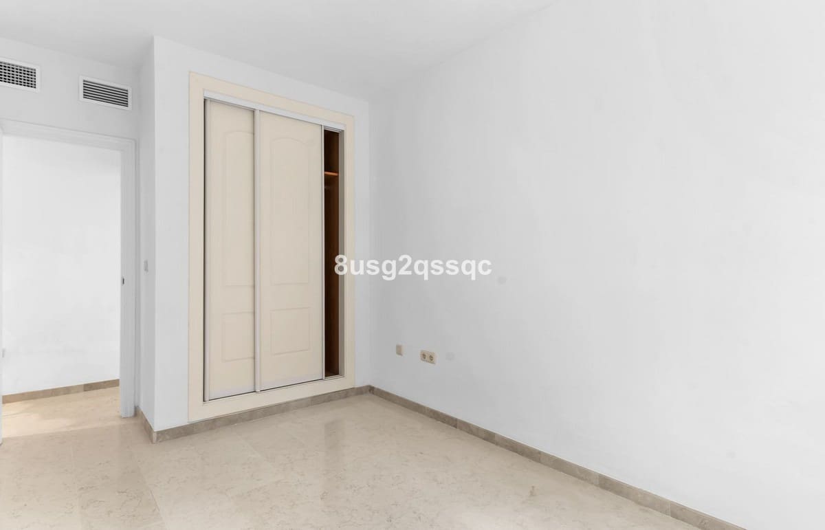 3 soveværelse Lejlighed til salg i Elviria med swimmingpool garage - € 399.000 (Ref: 9940429)