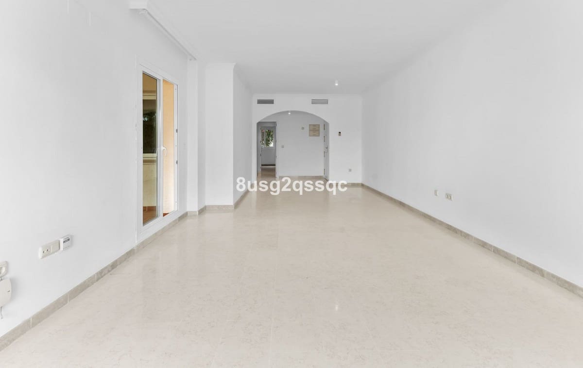 3 soveværelse Lejlighed til salg i Elviria med swimmingpool garage - € 399.000 (Ref: 9940429)