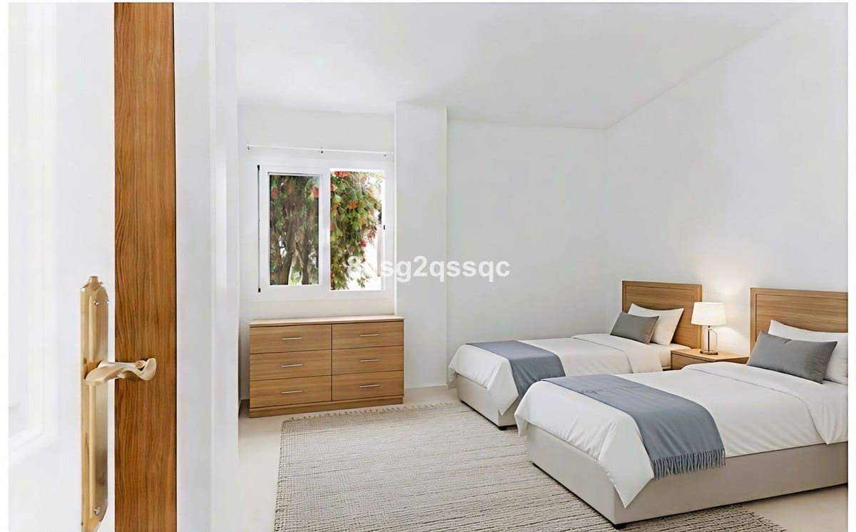 3 soveværelse Lejlighed til salg i Elviria med swimmingpool garage - € 399.000 (Ref: 9940429)