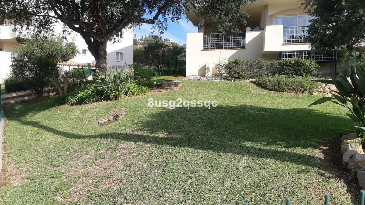 3 soveværelse Lejlighed til salg i Elviria med swimmingpool garage - € 399.000 (Ref: 9940429)