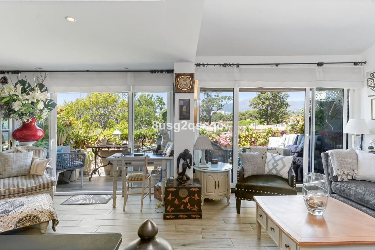 3 soverom Penthouse til salgs i Estepona - € 420 000 (Ref: 9940646)