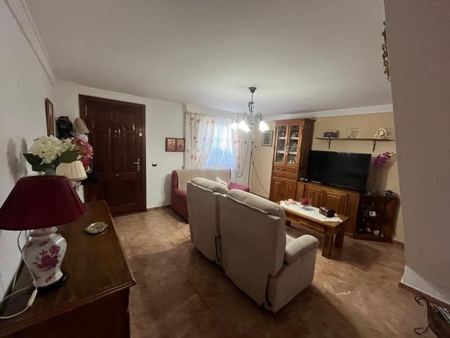 Casa de 2 habitaciones en Estepona en venta - 424.000 € (Ref: 9940785)