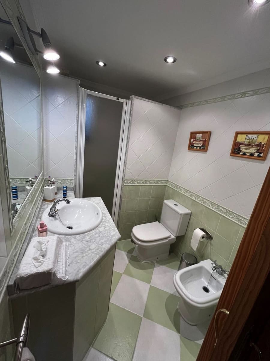 Casa de 2 habitaciones en Estepona en venta - 424.000 € (Ref: 9940785)