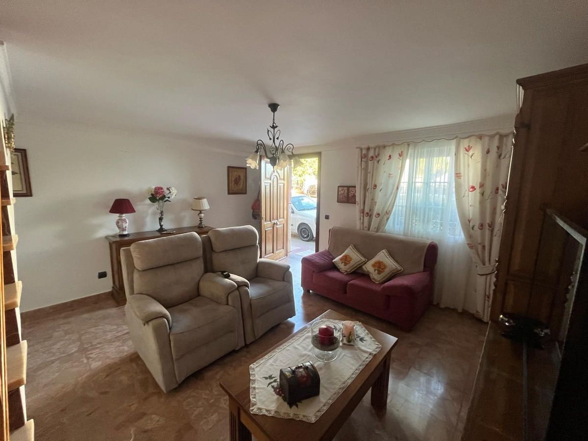 Casa de 2 habitaciones en Estepona en venta - 424.000 € (Ref: 9940785)
