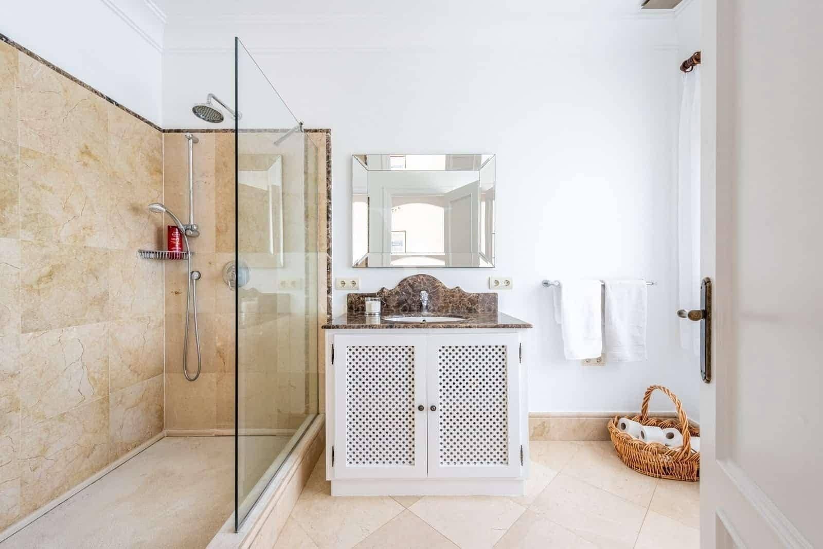 Chalet de 7 habitaciones en Sotogrande en venta con piscina garaje - 5.200.000 € (Ref: 9940823)