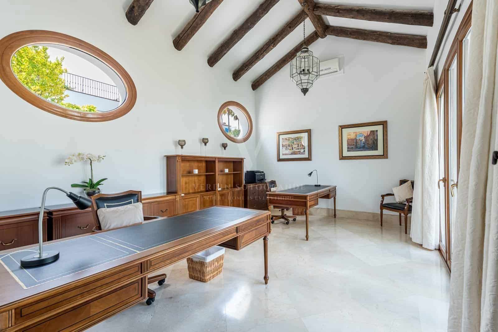 Chalet de 7 habitaciones en Sotogrande en venta con piscina garaje - 5.200.000 € (Ref: 9940823)