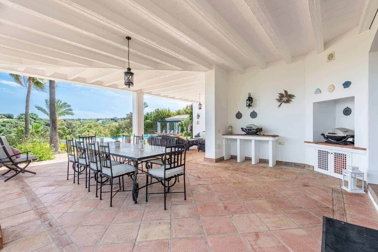 Chalet de 7 habitaciones en Sotogrande en venta con piscina garaje - 5.200.000 € (Ref: 9940823)