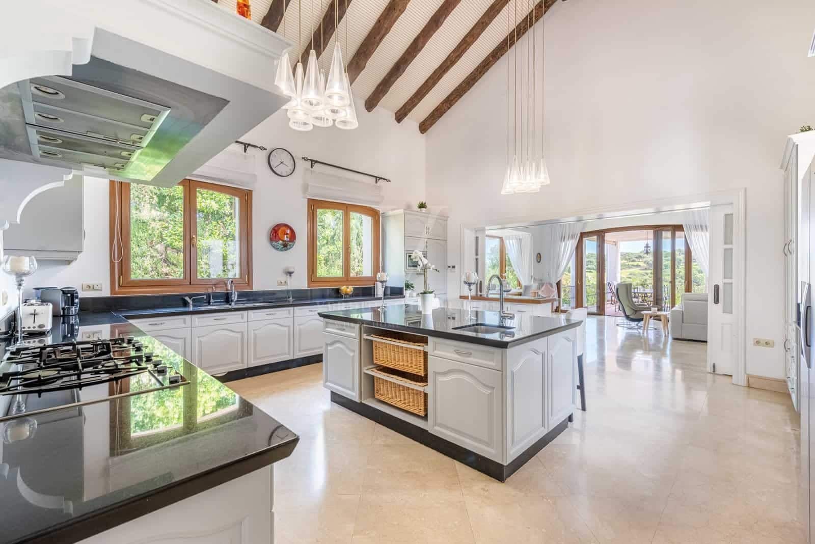 Chalet de 7 habitaciones en Sotogrande en venta con piscina garaje - 5.200.000 € (Ref: 9940823)