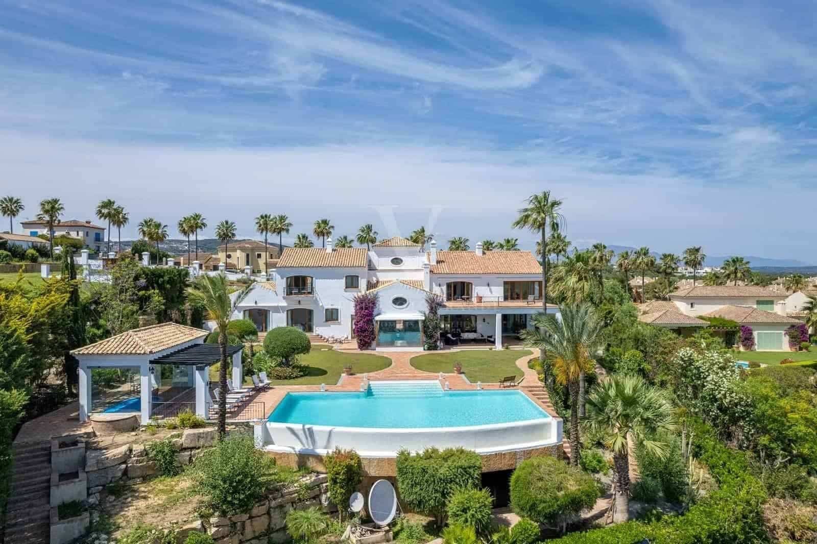 Chalet de 7 habitaciones en Sotogrande en venta con piscina garaje - 5.200.000 € (Ref: 9940823)
