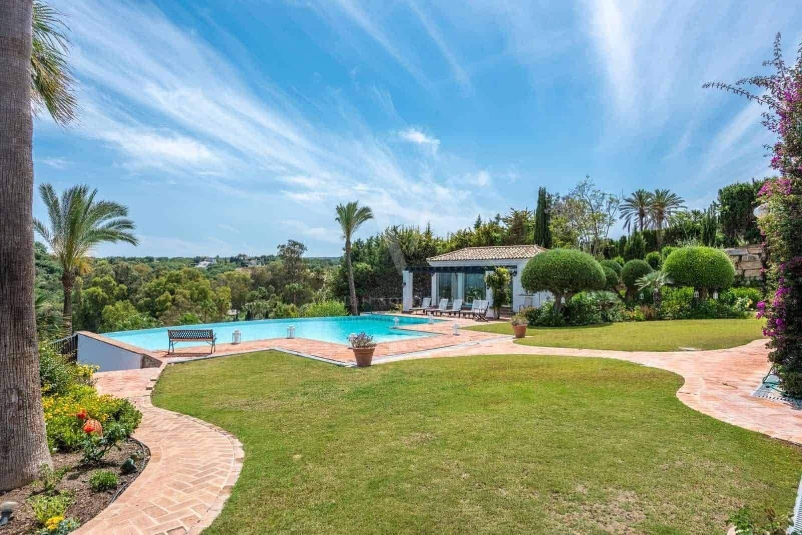 Chalet de 7 habitaciones en Sotogrande en venta con piscina garaje - 5.200.000 € (Ref: 9940823)