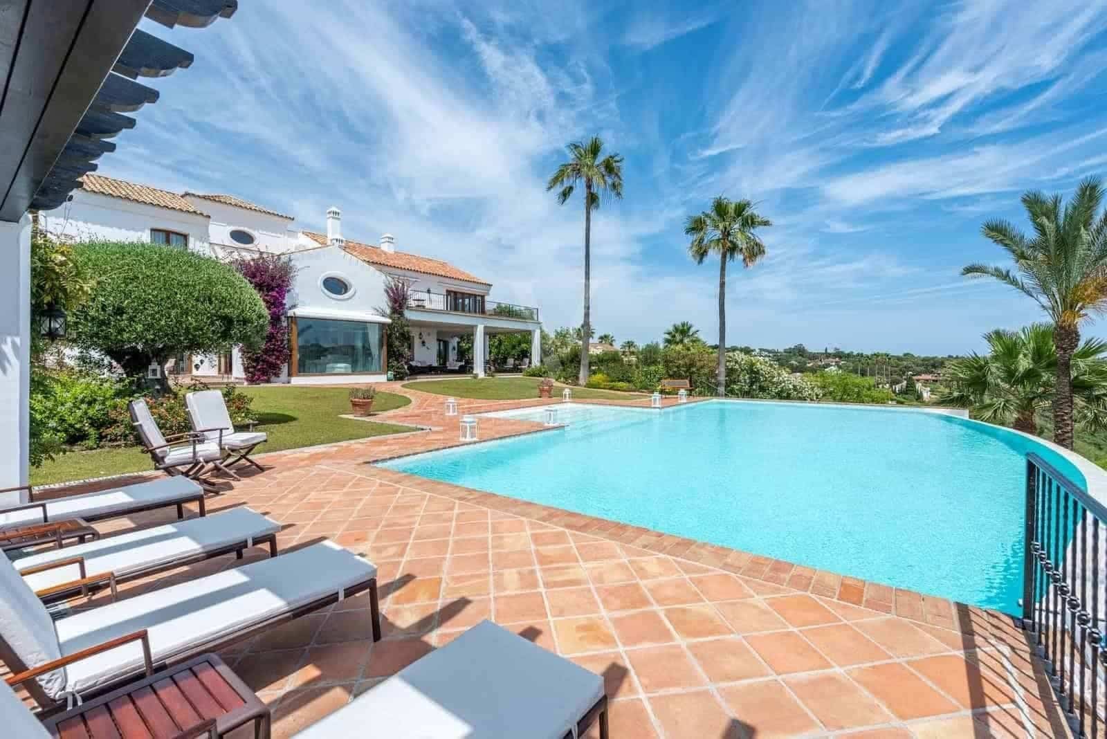 Chalet de 7 habitaciones en Sotogrande en venta con piscina garaje - 5.200.000 € (Ref: 9940823)