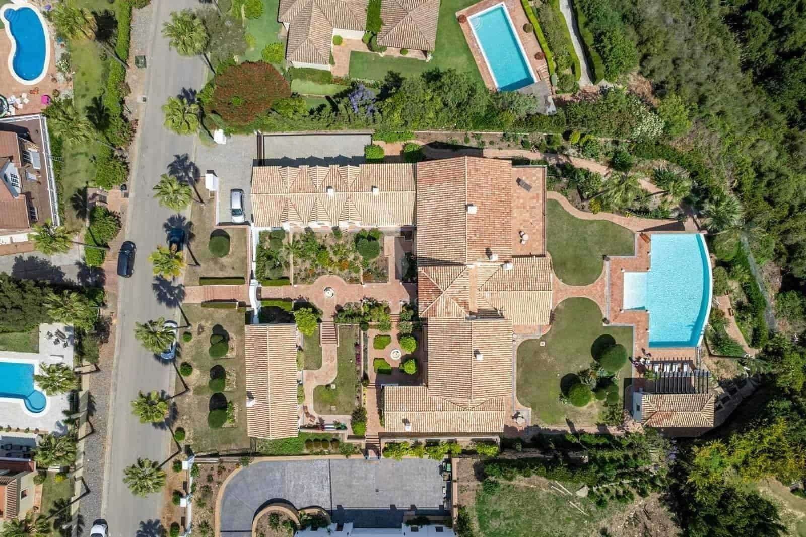 Chalet de 7 habitaciones en Sotogrande en venta con piscina garaje - 5.200.000 € (Ref: 9940823)