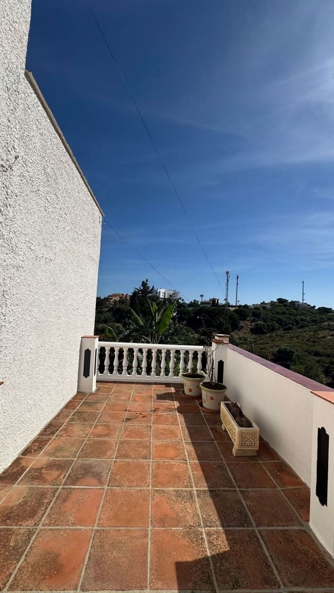 6 Zimmer Villa zu verkaufen in Mijas mit Pool Garage - 1.060.000 € (Ref: 9941162)