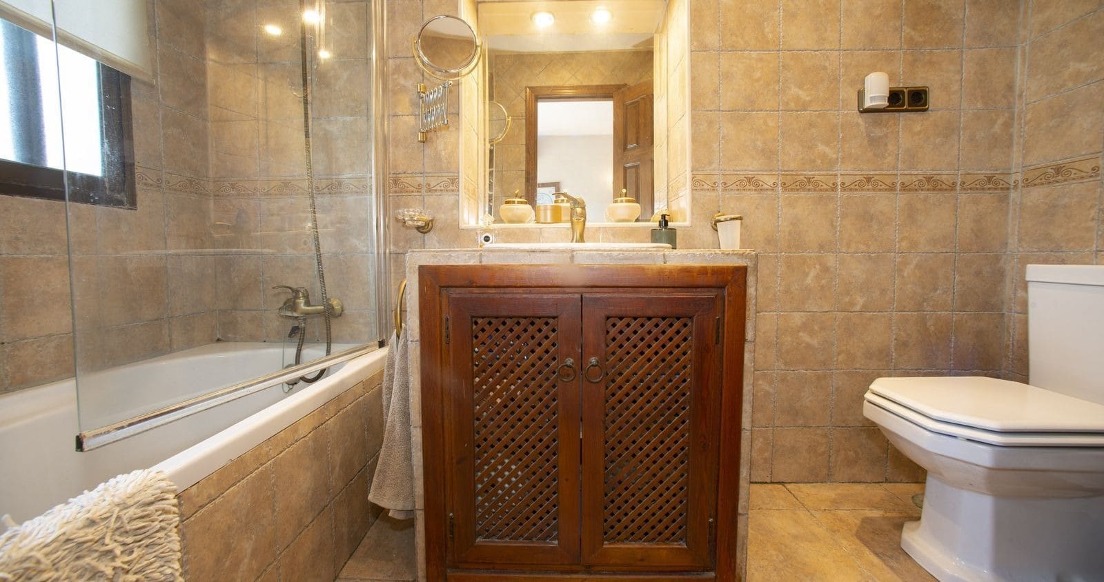 3 sypialnia Apartament na sprzedaż w Nueva Andalucia z basenem garażem - 495 000 € (Ref: 9941163)